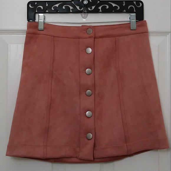 Forever 21 Dresses & Skirts - Forever 21 Hanna Blush Pink Button down Mini Skirt Medium